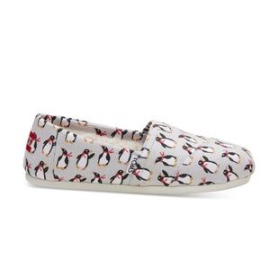 TOMS  Cream Penguin Patterned Slip-On canvas shoe size 7.5
